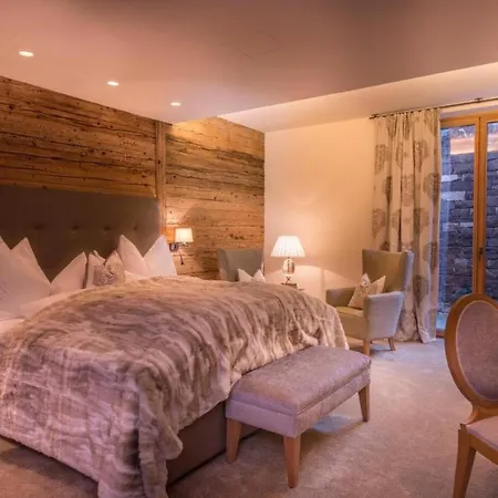 Chalet Circle Arlberg
